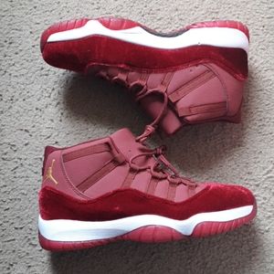 Jordan 11 suede